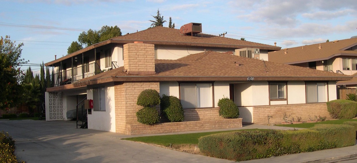 Foto del edificio - 6100 Stockdale Hwy