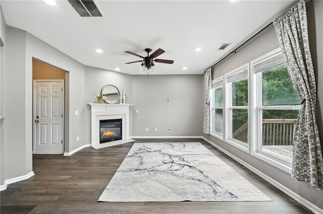 Building Photo - 6030 Ellington Cove