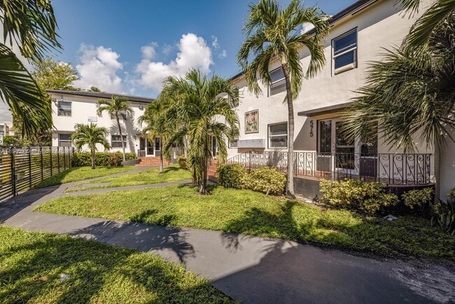 Foto del edificio - 575 NE 82nd St