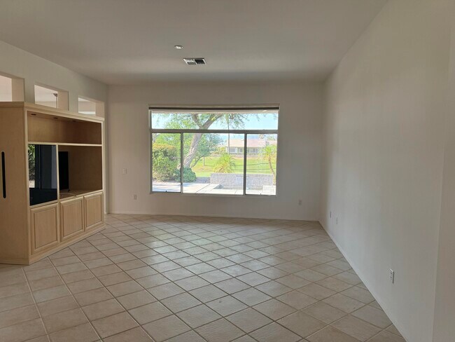 Foto del edificio - 78655 Golden Reed Dr