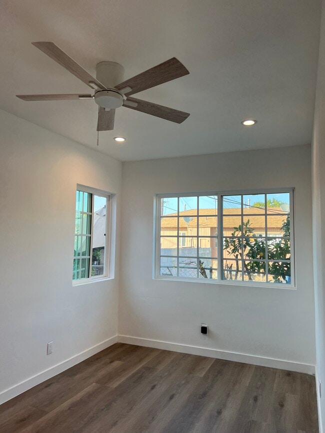 Dormitorio - 327 W D St