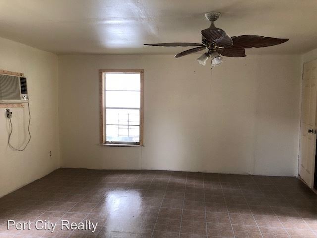 Building Photo - 3 br, 2 bath House - 3524 Michigan
