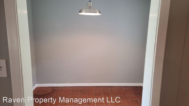 Building Photo - 3 br, 1.5 bath House - 4 Catalina Rd