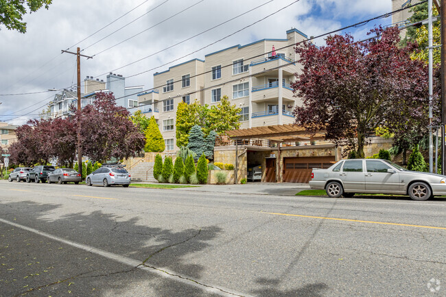 Building Photo - Watermarke Apartments