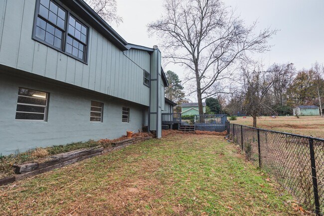 Building Photo - 175 Wellington Dr