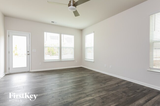 Building Photo - 703 Ridgemoor Trl