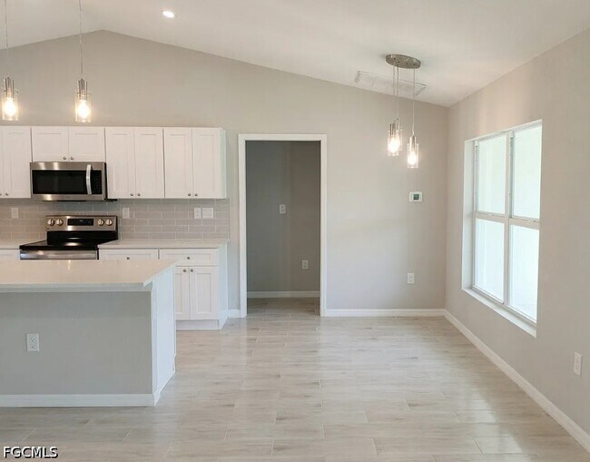 Foto del edificio - 1003 NW 7th Pl
