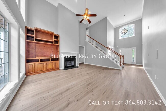 Building Photo - 417 Summergreen Way