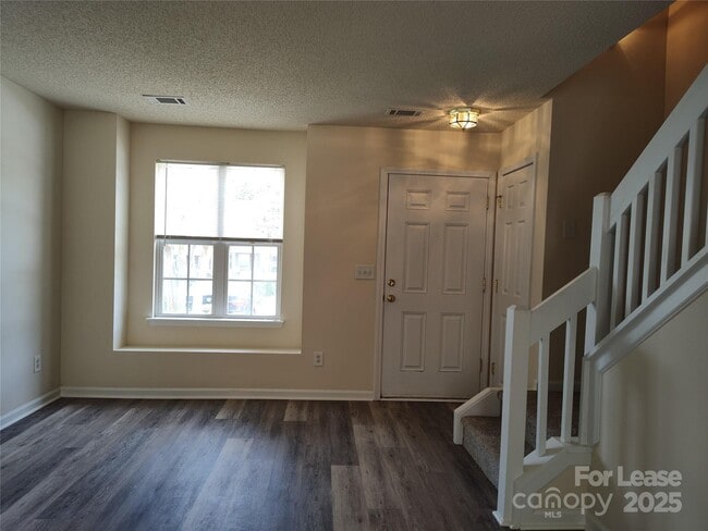 Building Photo - 3209 Blythe Ridge Ct