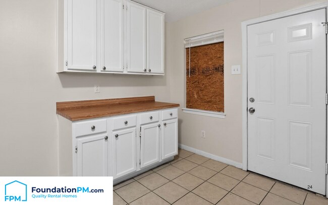 Foto del edificio - 3766 Windy Ave