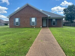 Building Photo - 88 Romie Dr