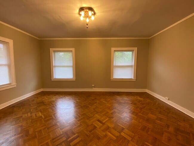Foto del edificio - 309 W Whitney Ave
