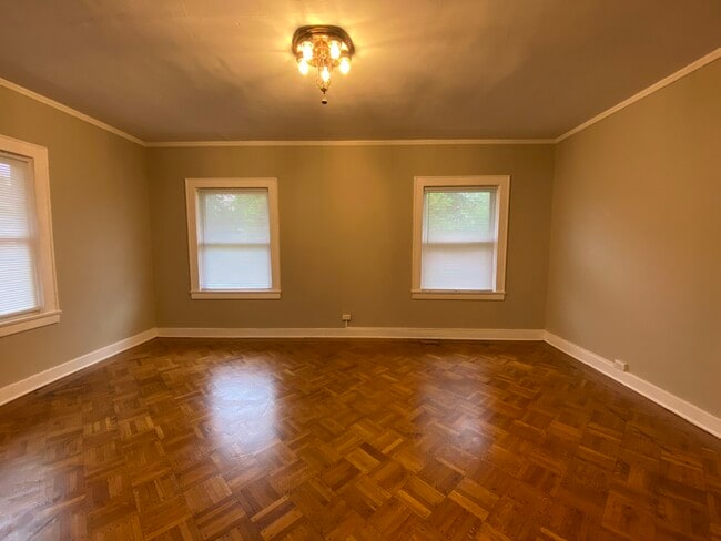 Building Photo - 309 W Whitney Ave