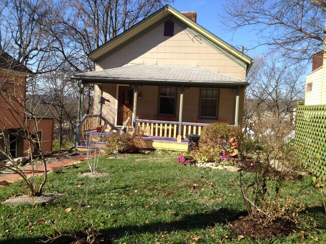 Entrance with front yard and porch - 519 Tusculum Ave