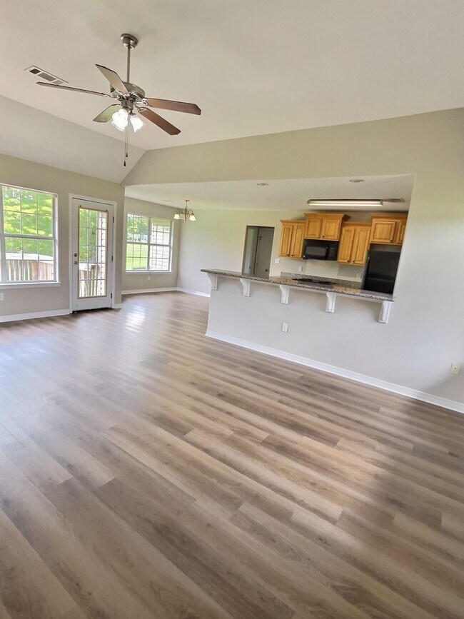 Building Photo - 3 bedroom 2 bath home located in Gulfport