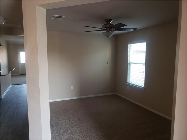Foto del edificio - 11640 Cambrian Rd