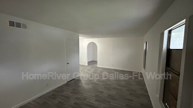 Building Photo - 4847 Haas Dr