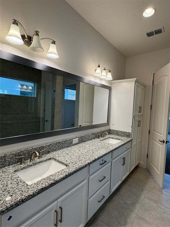 Foto del edificio - 13244 WINTERTON Ln