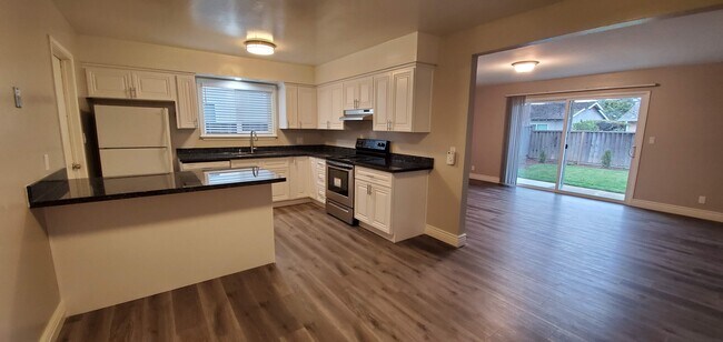 Foto del edificio - 1477 Cameo Dr