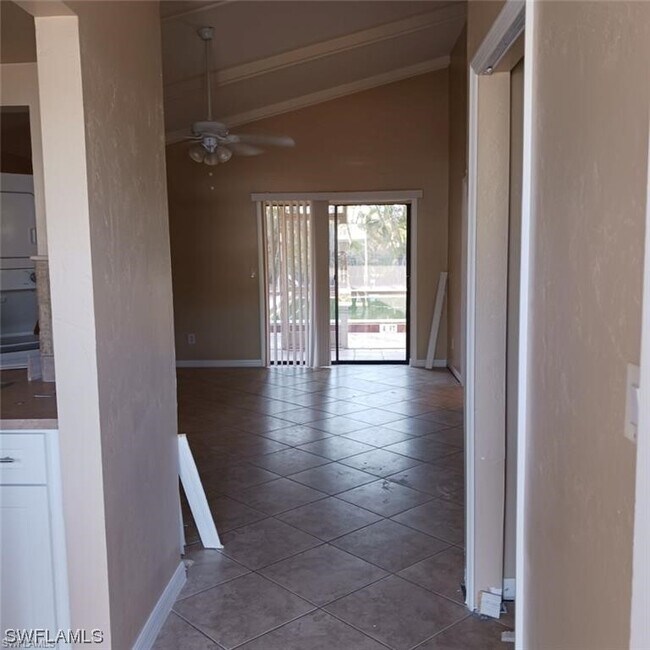 Foto del edificio - 4234 SE 19th Pl