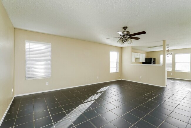 Foto del edificio - 8308 Swan Park Dr