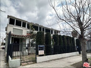 Building Photo - 1162 N St Andrews Pl