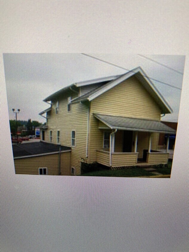 370 Race St Unit 370 race bottom, Westover, WV 26501 Apartments in