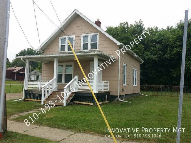 Building Photo - 3012 S Grand Traverse St