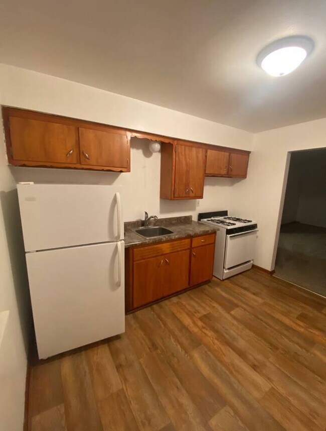 Foto del edificio - 2170 S 94th St