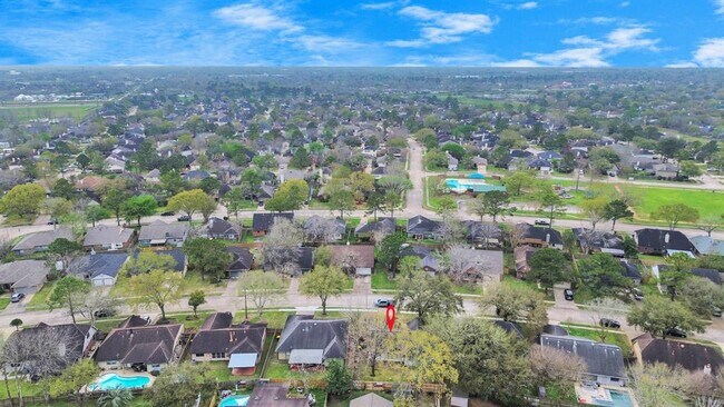 Foto del edificio - 4915 Pecan Grove Dr