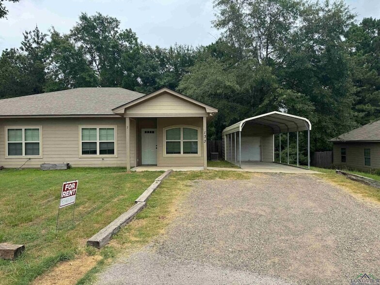Foto principal - 133 Summer Creek Dr