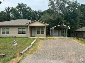 Building Photo - 133 Summer Creek Dr