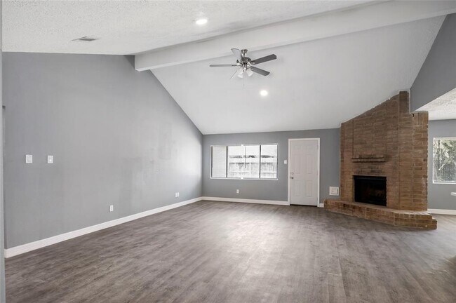 Foto del edificio - 1843 Ripple Creek Dr
