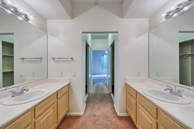 Mstr Bath - 435 W Rio Salado Pkwy