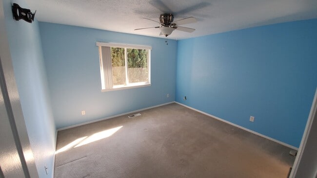 Foto del edificio - North Albany 3 Bedroom - Available in October