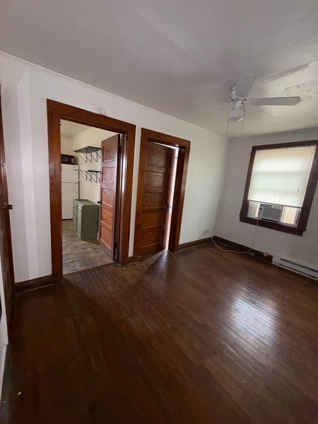 Building Photo - Downstairs Duplex 1 Bedroom, 1 Bath – Avai...