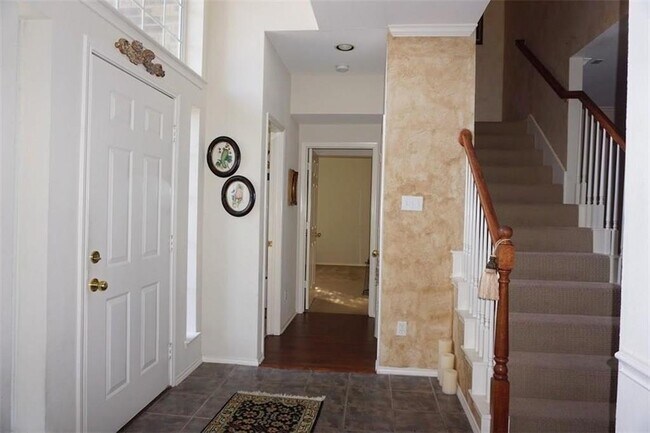 Building Photo - 413 Majesty Dr