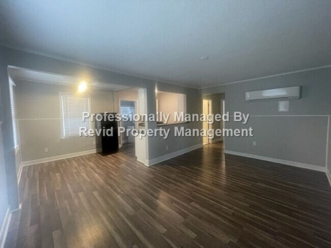Foto del edificio - 3523 Barwood Cir.