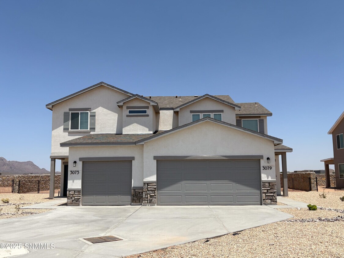 Foto principal - 3079 Gladstone St