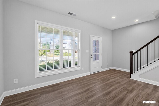 Building Photo - 105 Irondale Ct