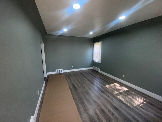 Foto del edificio - 8435 Westwood St