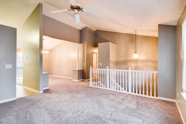Foto del edificio - Charming Property  -Finished Basment/Priva...