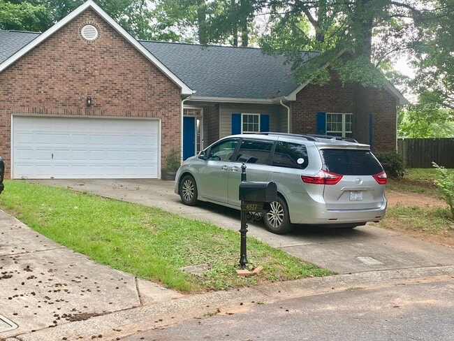 Building Photo - 6527 White Pine Ln