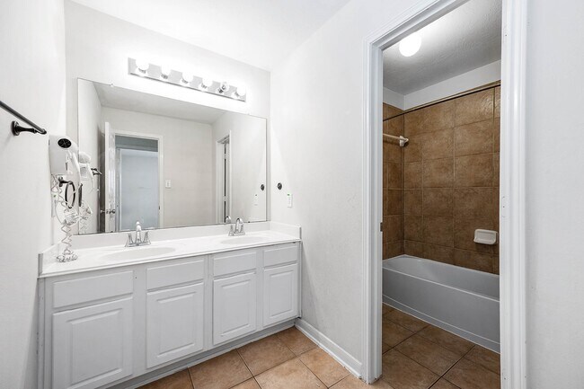 Foto del edificio - 7814 Rocky Peak Ln