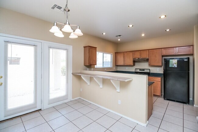 Building Photo - 2714 S Sailors Way