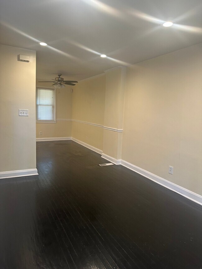 Foto del edificio - 2824 Edgecombe Cir S