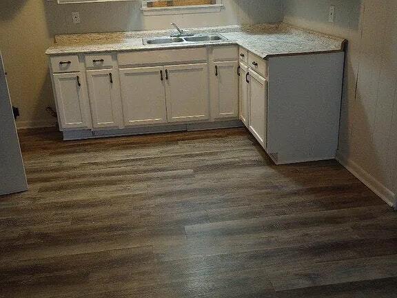 Building Photo - 5558 Queen Mary Ln