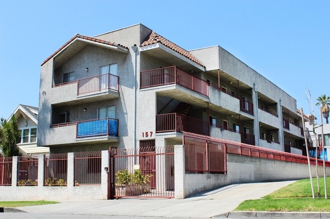 Foto del edificio - 157 S Hoover St