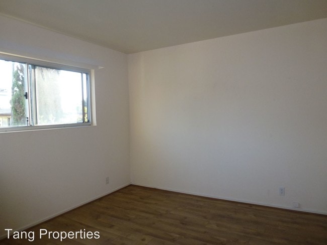 Building Photo - 2800 Nicol Ave