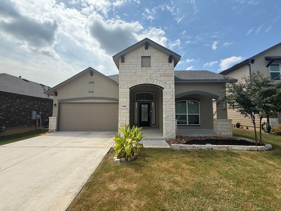 Primary Photo - Stunning 4x3 Rental Home in Bulverde, TX!